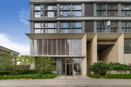 Alice • Riverview | TRANSCENDENCE • NOSTALGIA Apartment