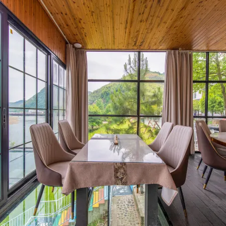 Hidden River view · Courtyard family vacation Courtyard residential quarters (Ningguo Shop)