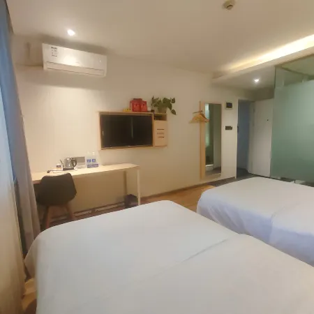 7Days Inn Hotel (Neijiang Longchang Xinhua Street)