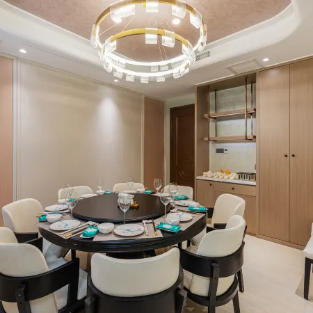 Rezen Fuyun Hotel