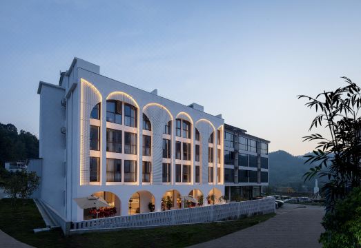 2024년 오픈한 Jian·Zaiye Hotel의 모던한 내부 이미지