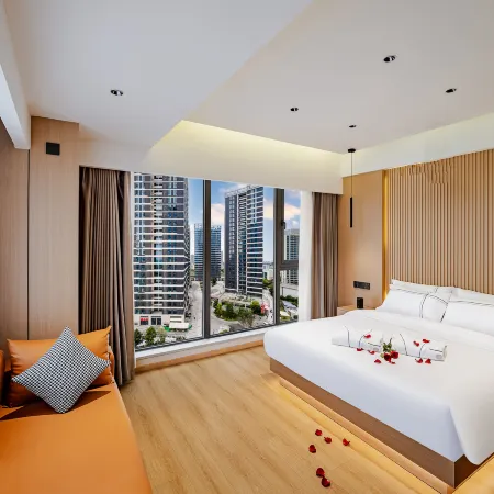 Berkeley Hotel (Chongqing Hechuan) Отели рядом с достопримечательностью «Готовная станция для пассажиров в Хичуане»