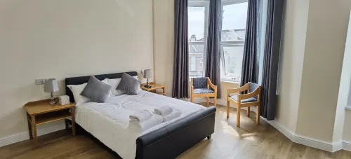 comfy 2 bedroom Apt in central area New Refurbishment Hotels in Newton and Noss