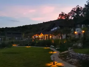 Xunmiri Qinin Villa