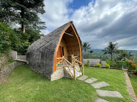 Villa Bambu Rinjani & Restaurant Отели рядом с достопримечательностью «Водопады Сенданг-Гил и Тиу-Келеп»