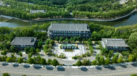 Tai 'an Moyu Porcelain Pleasant Art Hotel (Taishan Peach Blossom Valley Mountain Entrance Store) Отели рядом с достопримечательностью «Taishan University Sports Science Department»