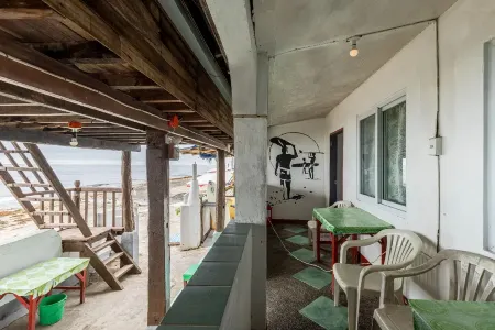 Monaliza Surf Resort