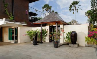 Shanti Estate Seminyak by Nakula