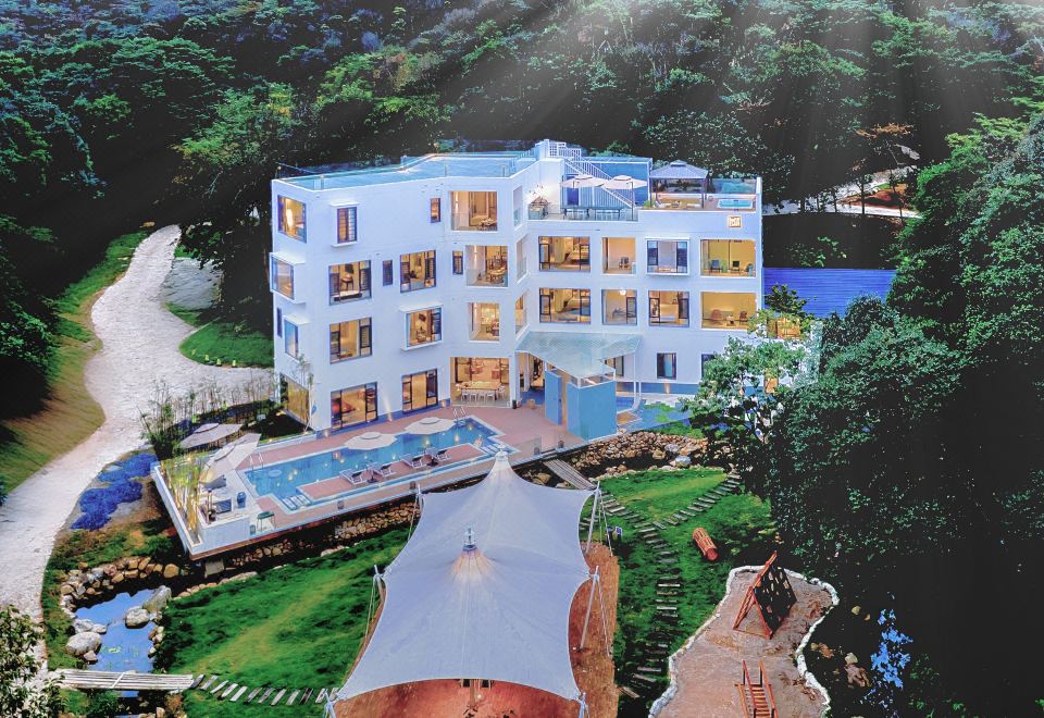 hotel overview picture
