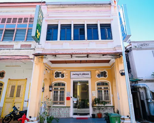 Swing & Pillows @ 75 Chulia St, Georgetown Penang Hotels near Convention 33