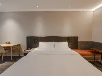 HanTing Premium Hotel (Qingdao Taidong Subway Station) Hotels near Taidong