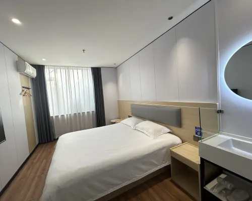 Lihua Town Business Hotel (Beijing Daxing Branch) Hotels near Daxing