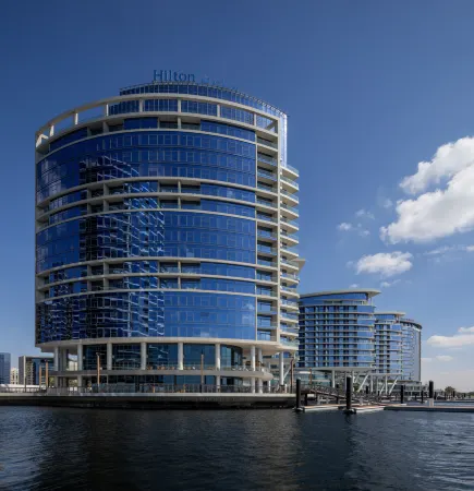Hilton Dubai Creek Hotel & Residences Отели рядом с достопримечательностью «Dubai Driving Center Al Qusais 1»