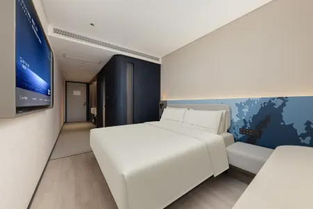 Beijing Guomao Chaoyang Heshenghui Atour Light Hotel