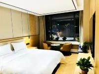 Cloud Hotel
