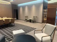 Homeinn Plus Hotel (Daqing Tieren Square) Hotels in Daqing