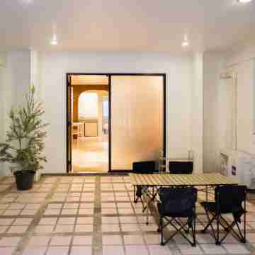 Liver Bird Ratchada Hotel Exterior