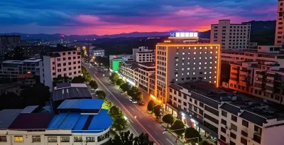 Blue Phoenix Hotel (Wanzai Zhuzhou Xiangtan Store)