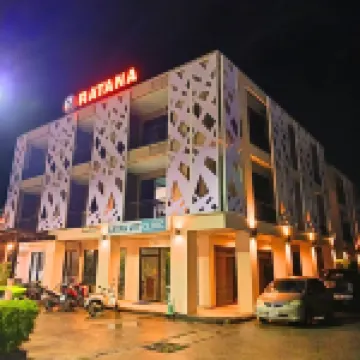 รัตนา เรสซิเดนซ์ โรงแรมใกล้ศุภาลัย ฮิลล์ ภูเก็ต