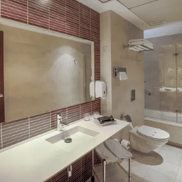 Port Elche Отели рядом с достопримечательностью «Edificio ALTET»