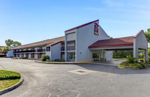 芒特普林森-愛國者角紅頂PLUS+酒店