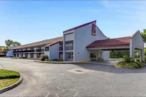 Red Roof Plus+ Mt Pleasant - Patriots Point