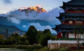 Lijiang Hemuju Yunqi Affordable Guesthouse(South Gate of Ancient Town Branch)