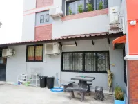 Chill @ Phetchaburi Hotels near Wat Kamphaeng Laeng