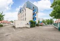 B&B HOTEL Strasbourg Nord Schiltigheim Hôtels à proximité de : Centre de conférences de l'Aar