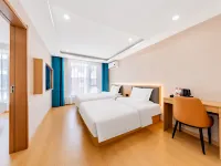 Elong R.YUN Hotel (Hohhot Railway Station Xinhua Square Subway Station) Hotels near Inner Mongolia Museum