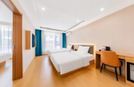 イーロン R. YUN ホテル（フフホト万象城新華広場地下鉄駅） 青城公園周辺のホテル