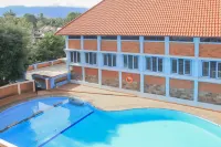 Urbanview Hotel Syariah Insani Cisarua Puncak - romantici