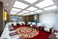 Silk Road Jinma International Hotel (Mati Temple Scenic Area) Hotels in Sunan Yugur Autonomous County