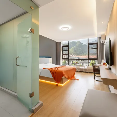 Heji Hotel (Luanchuan Laojunshan)