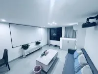 Muyu LOFT Art Cinema Hostel (Xinli Silver Lake Bay Store) Hotel di 