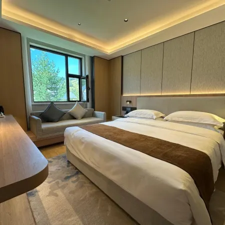 Hongfu Lake Kanas Resort