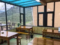 Ya'an 18 ° · Full View Sunrise View Homestay (Zagana Runwugou Branch) Hotels in Têwo County