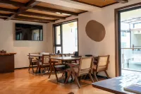 Delingha Chushan Yunjv Homestay (Olympic Plaza)