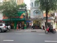 Tahug House - Le Thanh Ton Street