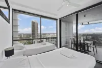 Circle on Cavill - HR Surfers Paradise