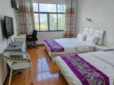 Dabie Mountain Ziyunyuan Inn Отели рядом с достопримечательностью «Dabie Mountain Main Peak (Baima Main Peak)»