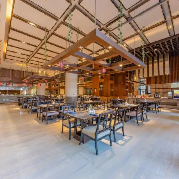 Huitang Huatian City Hot Spring Resort Hotel