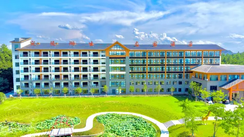Xuancheng Wanlinghu Ecological Park Hotel فنادق في شىُان تشنغ