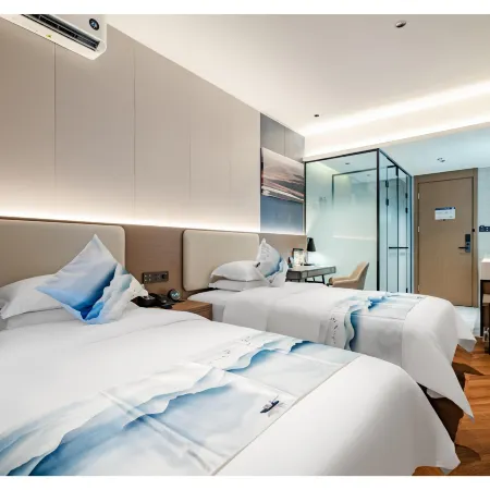 Sakura Light Luxury Hotel (Luohe Xintiandi Pedestrian Street)