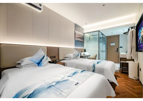 Sakura Light Luxury Hotel (Luohe Xintiandi Pedestrian Street)