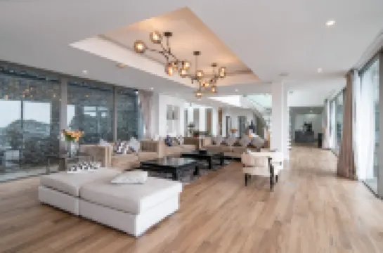 Seascape 6BR Prestige Villa Skyline Pool Maid&Chef