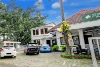 Hotel O Bandung near Stadion Siliwangi formerly The Ethnic Hotel Bandung Các khách sạn ở Merdeka