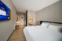 7 Days Inn Express(Shanwei Truly Central Plaza Branch) Hotels near Shanwei Port