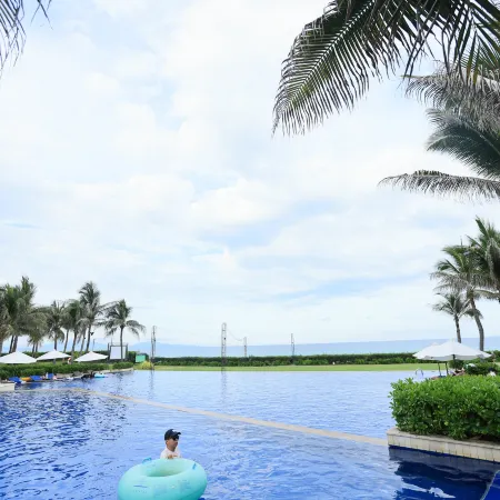 OCEAN BREEZE VILLA CAM RANH