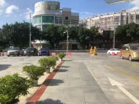 Rolls Qingyue Hotel (Liuzhou Luzhai Cultural Plaza) - parking